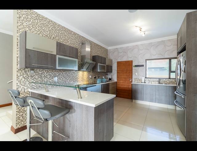 4 BEDROOM HOUSE FOR SALE IN EYE OF AFRICA ESTATE